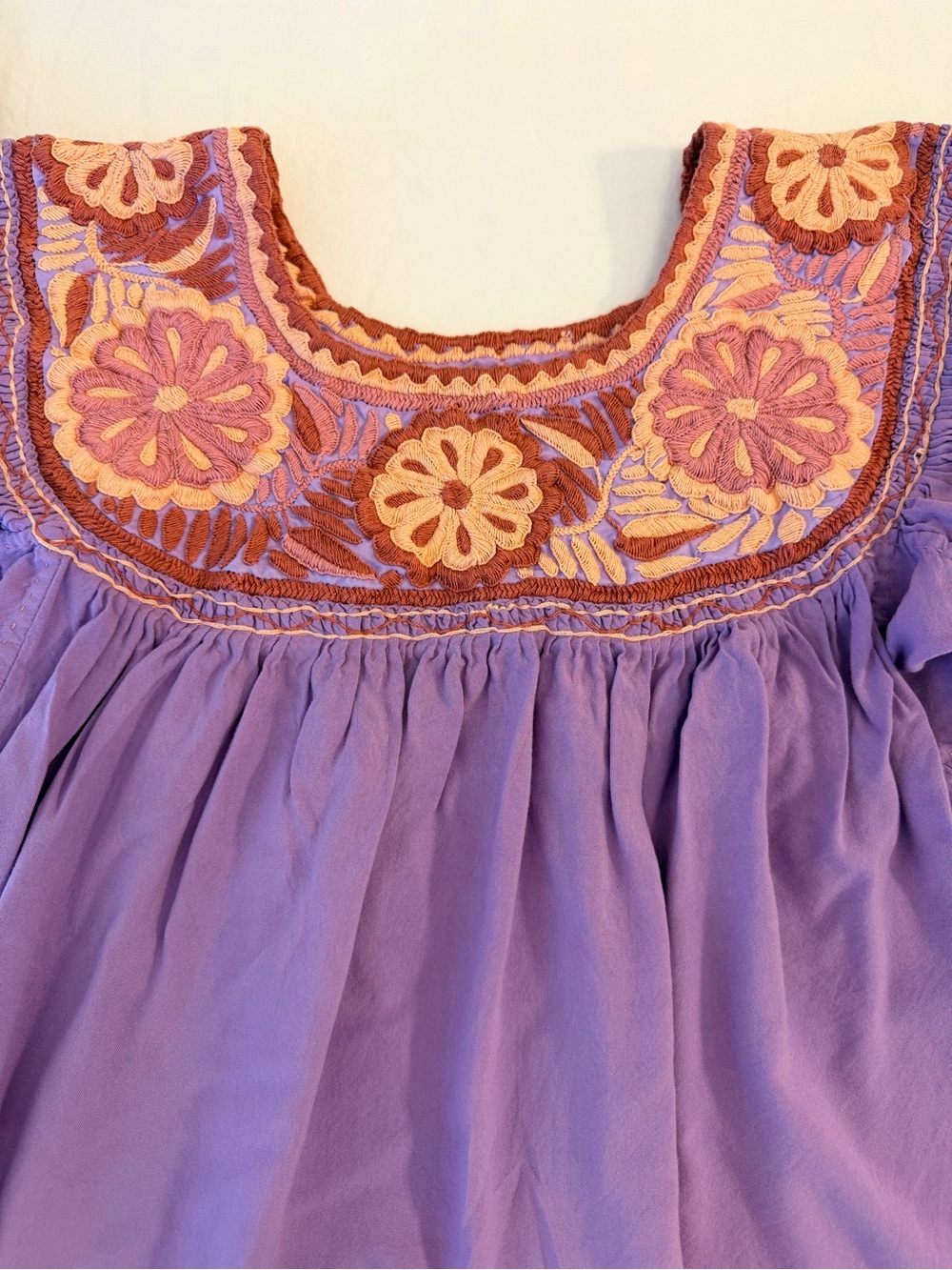 Mexican Lavender Floral Embroidered Flutter Sleeve Top Size M - Picture 4 of 12